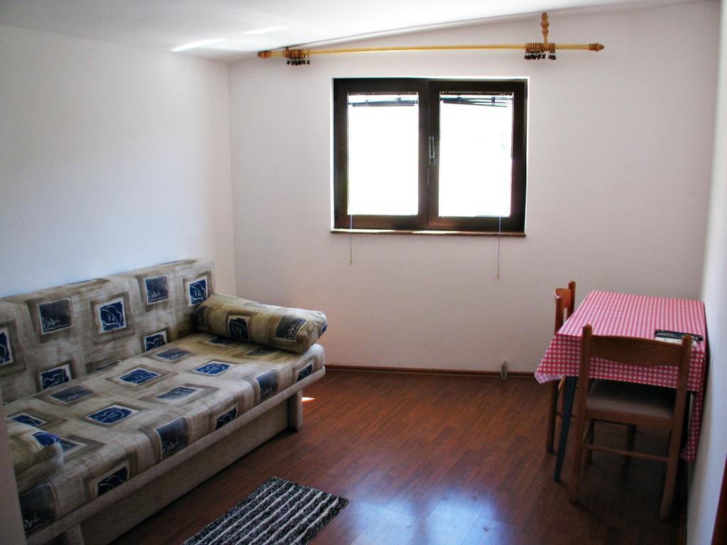 Apartments Miljak โอมิช ภายนอก รูปภาพ